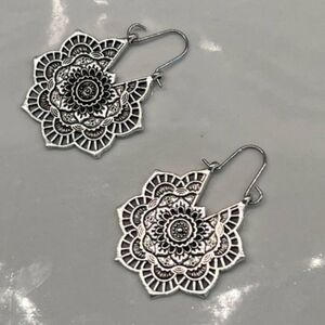 NEW Boho Vintage Design Mandala Dangle Floral Earrings